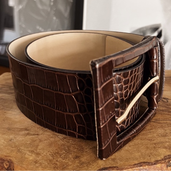 EMBOSSED 100% LEATHER BANANA REPUBLIC LEATHER BELT - Picture 4 of 10